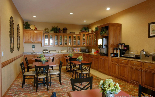 Best Western Plus Bradbury Inn & Suites