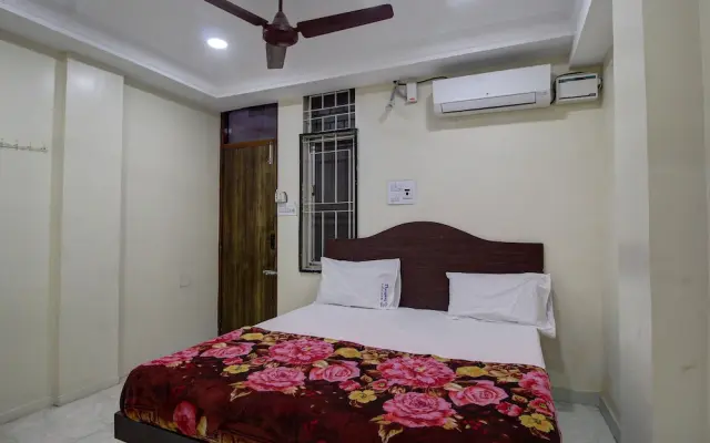 Hotel Navaratna Deluxe by OYO Rooms