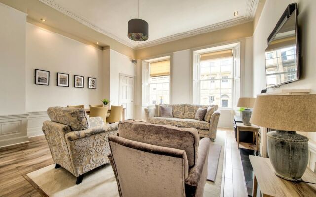 City Centre Georgian Maindoor 2Bed 2Bath Apartment