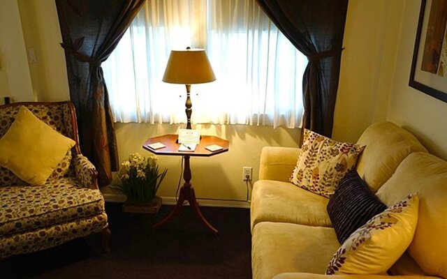 The Heirloom Inn