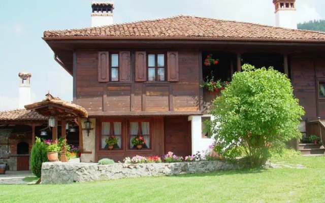 Hadji Neikovi guest houses