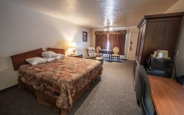 Clover Creek Inn