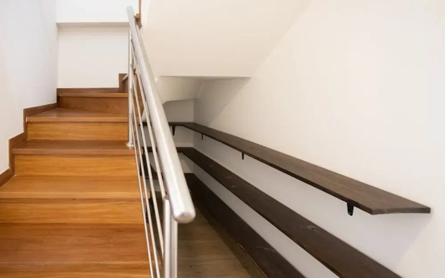 w Great 3BR Duplex With Terrace in Miraflores