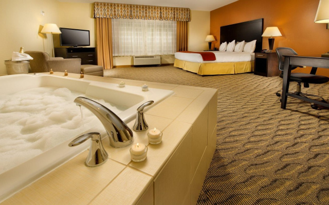Holiday Inn Express and Suites Manassas by IHG