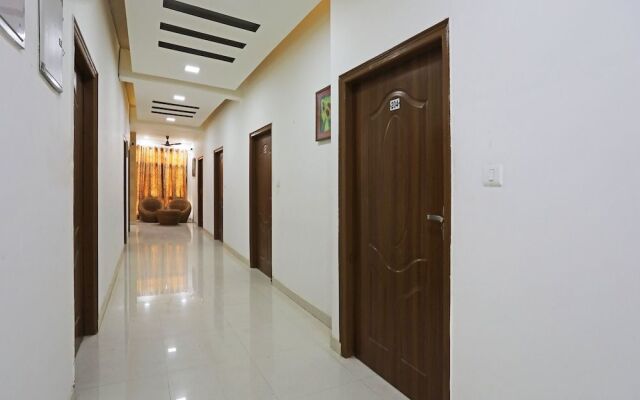 OYO 13493 Hotel Vridhi Inn