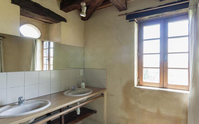 Quaint Mansion in Aquitaine estate with private garden