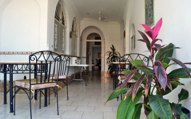Alexandross Hostel BnB