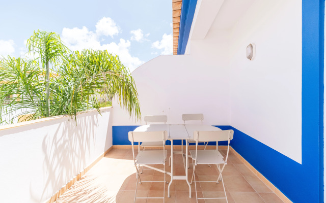 Oasis Beach Apartments