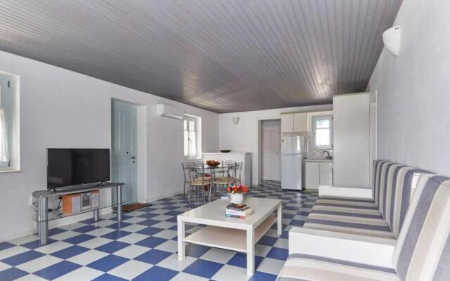 Ocean Villa in Paros