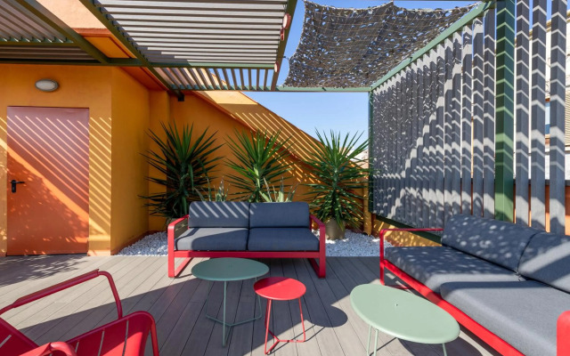 Jardinets De Gràcia by The 5ve Soul