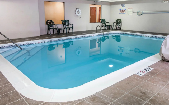 Holiday Inn Express Niles