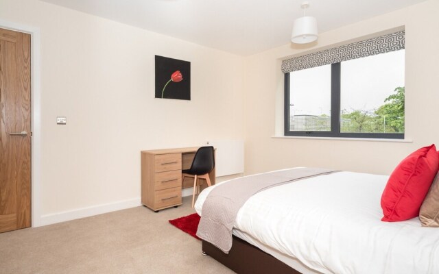 Luxury, Modern Apartment in York, Sleeps 4