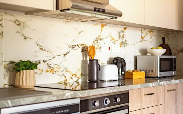 Sanders River Plaza Limassol Apartment