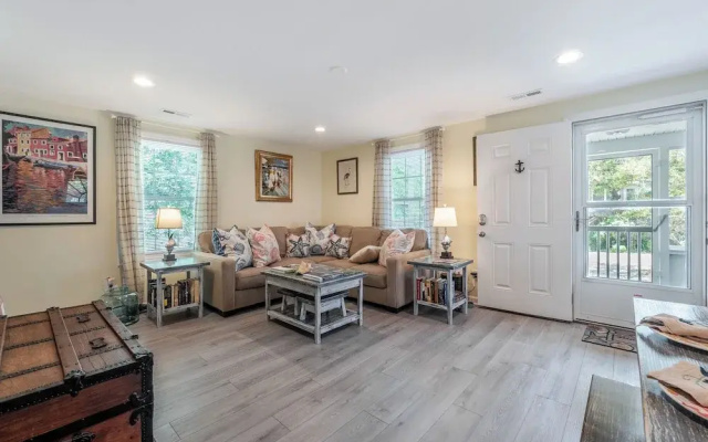 Ankers Away by Topsail Realty