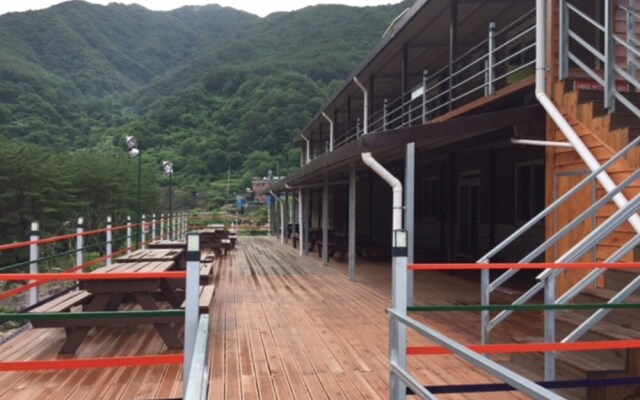 Jirisan Valley Pension