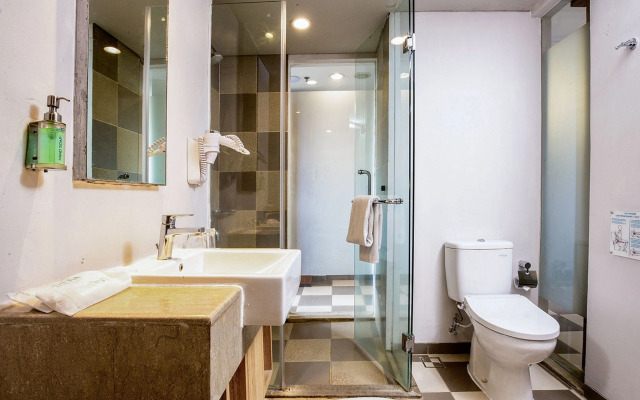 THE 1O1 Yogyakarta Tugu