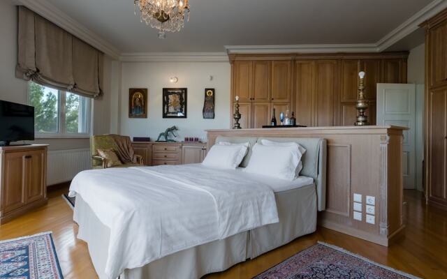 Beautiful Villa in Attica With Sauna