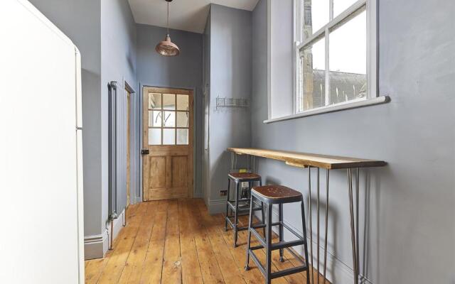 Host Stay The Old Courtroom Flat