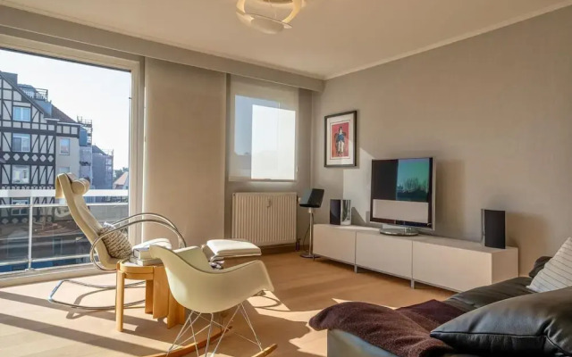 Balcony Views & Comfort