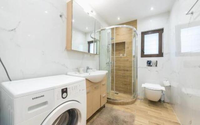 Glyfada Glass-Walled Designed Apt