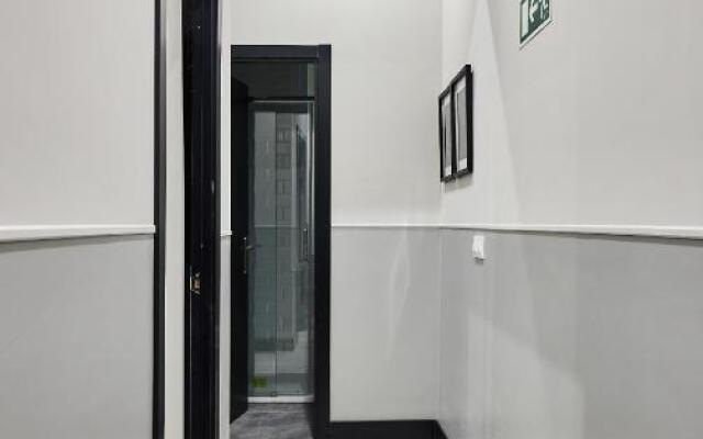 SERRANO GOLDEN MILE II, by Presidence Rentals