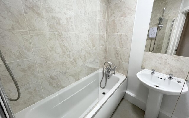 Pool Hill Terrace - Two Bedroom Apartment