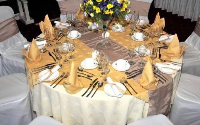 Woodland House Hotel