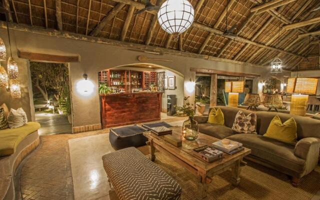 Thornybush Simbambili Lodge