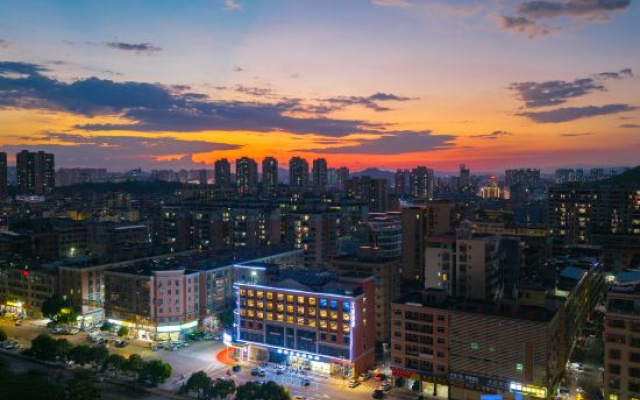 IN International Hotel (Huidong High-Speed Railway Station Yinji Commercial City Branch)​ – Outside – Huizhou