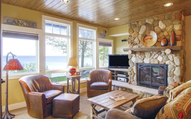 Trappers Landing Lodge