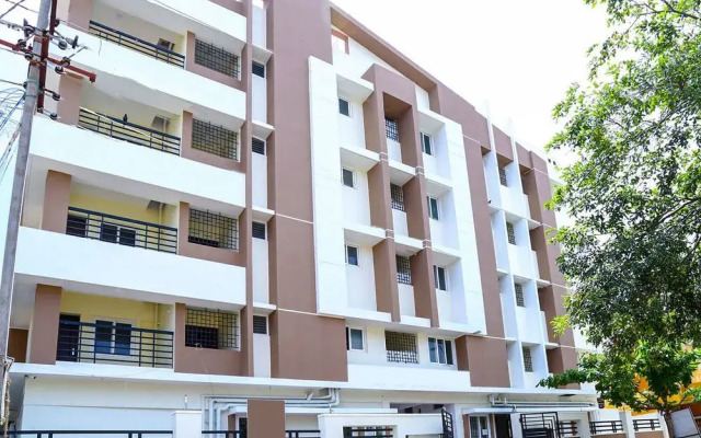 OYO 10792 Vishwa Heights