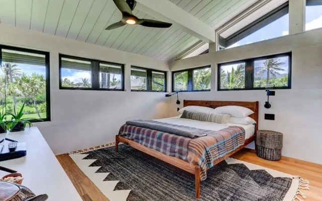 Haena Beach House 2 Bedroom Home by RedAwning
