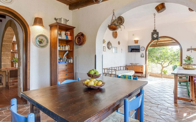 Belvilla by OYO Charming Villa With Roof Terrace