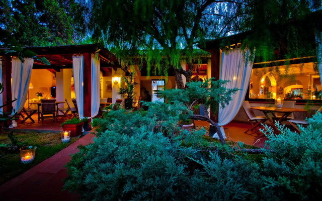 Nora Club Hotel