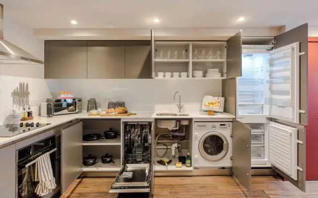 Waterside Living I Luxe Apartments