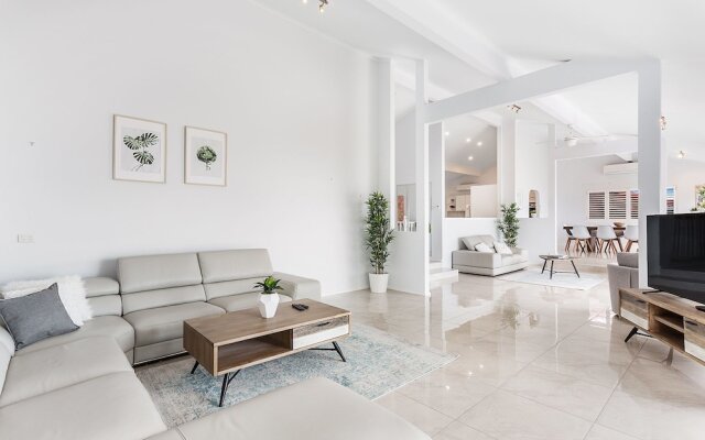 Randall Drive, 64