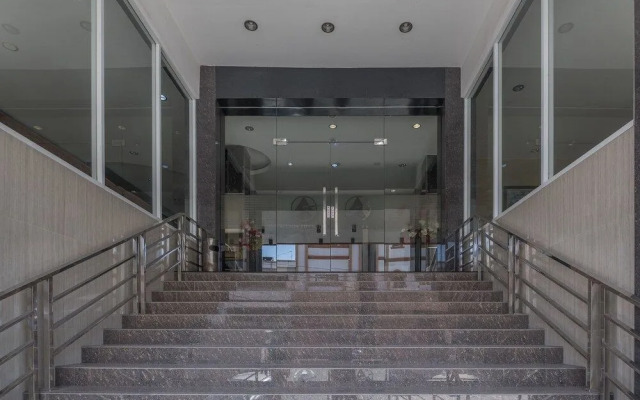 OYO 1081 Allson City Hotel Makassar