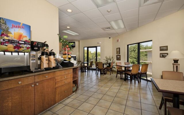 Markham House Suites Little Rock Medical Center