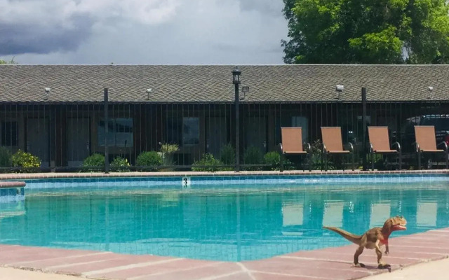 Dinosaur Inn & Suites
