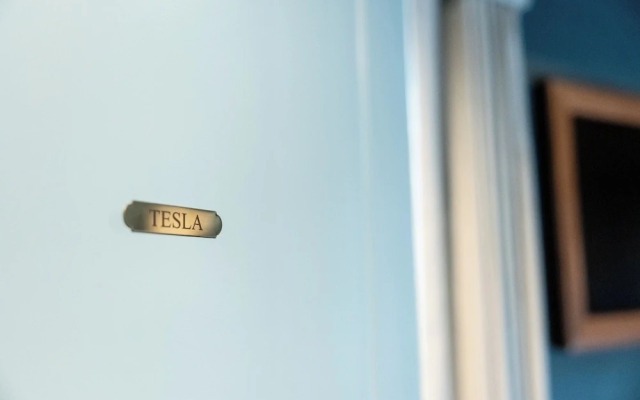 The Gas Lamp Hotel - 1BR - Tesla