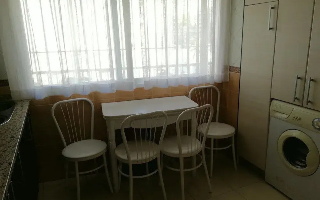 Los Ranchos Levante Apartment