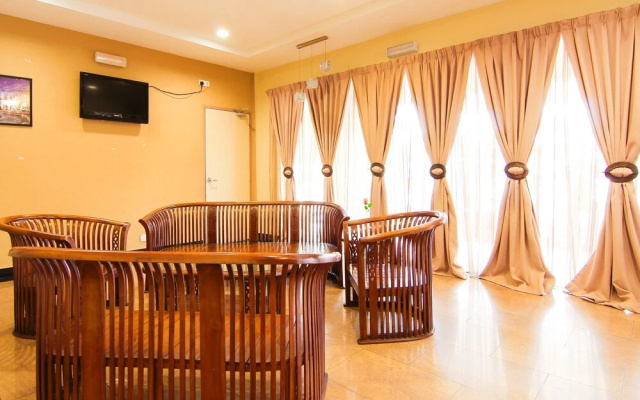 Hotel Putra Iskandar by OYO Rooms