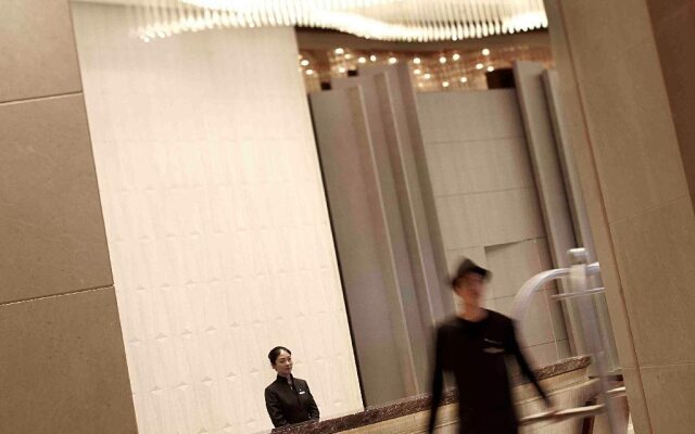 Renaissance Tianjin Lakeview Hotel