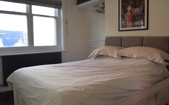 Airy Modern 1 Bed Apartment in Shoreditch