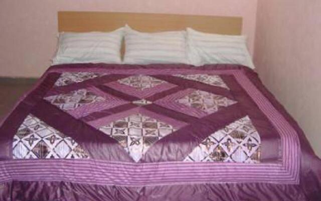 Room in Lodge - Aerol Hotel and Suites