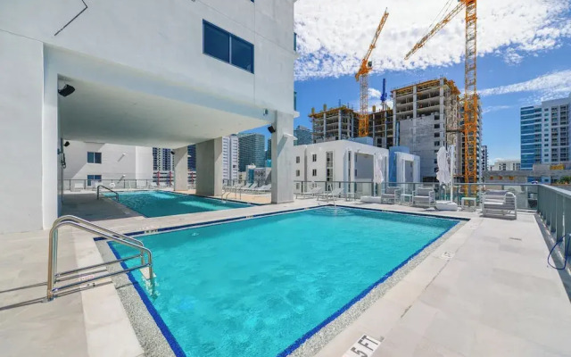 Luxury 3BR with Private Rooftop