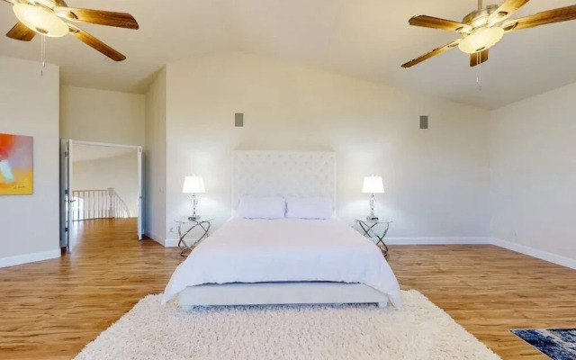 5-Bedroom Villa El Dorado Lakes LTR