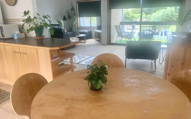 2 By The Beach, Sunny stylish beach side unit