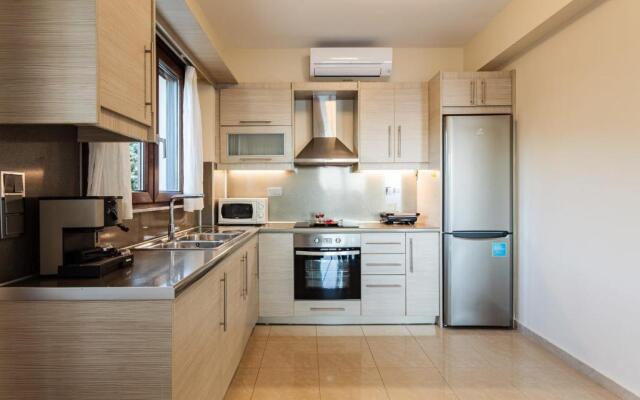 Villa Armonia - Beachfront Majestic Retreat