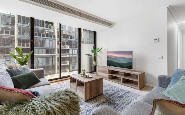Luxe 2-bed Apartment With River Views Near Casino – Guest Rooms – Melbourne